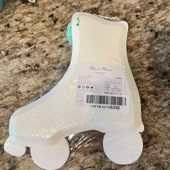 Meri meri plates and napkins - Picture 2 of 4